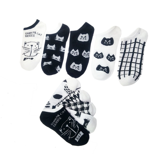 Women’s Bamboo Socks with Cat Pattern